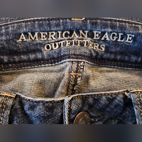 American Eagle bootcut jeans w/small manufacturers distressed marks, 8 - Picture 9 of 10